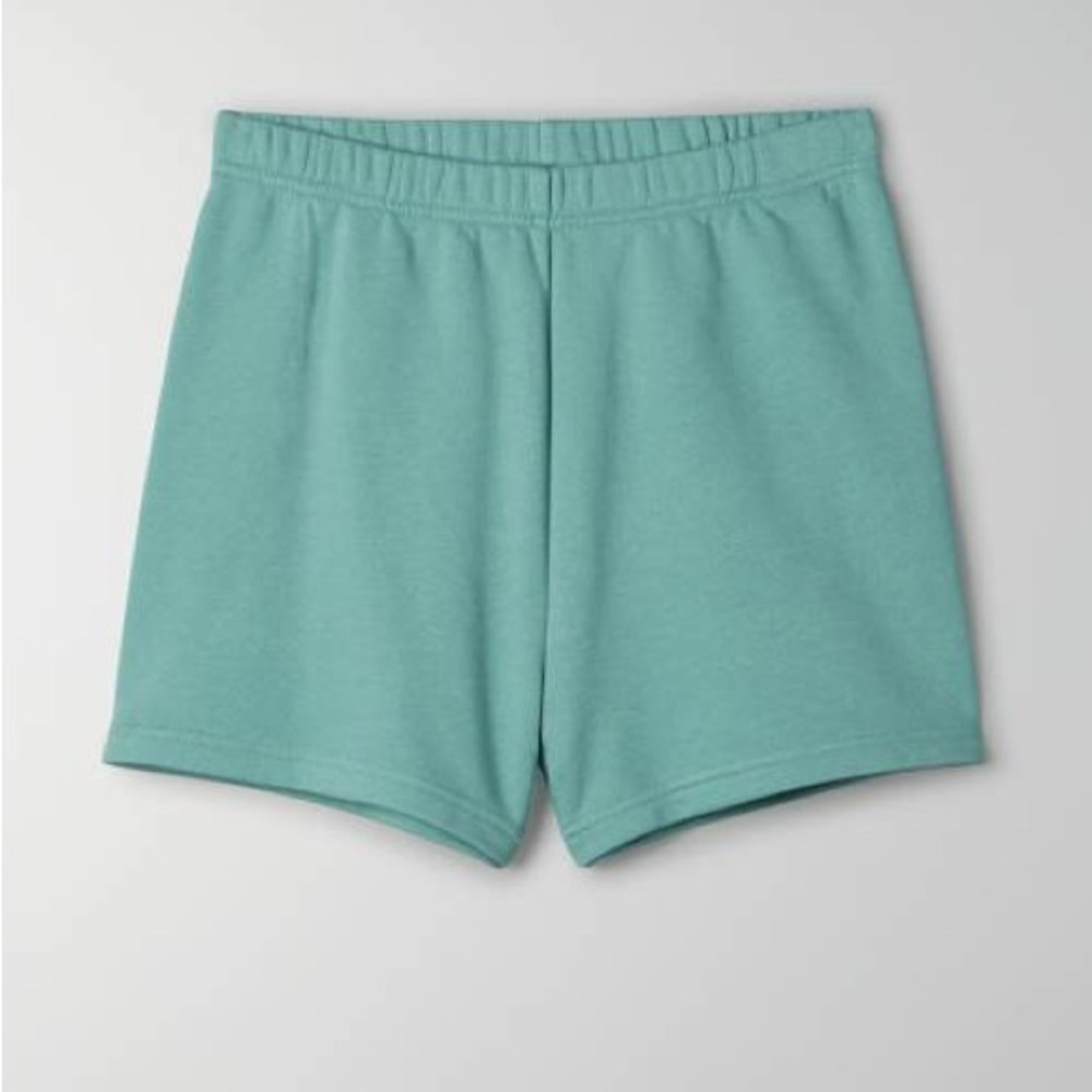 Airy Fleece Perfect Hi-Rise 3” Sweatshort in Yucca Green